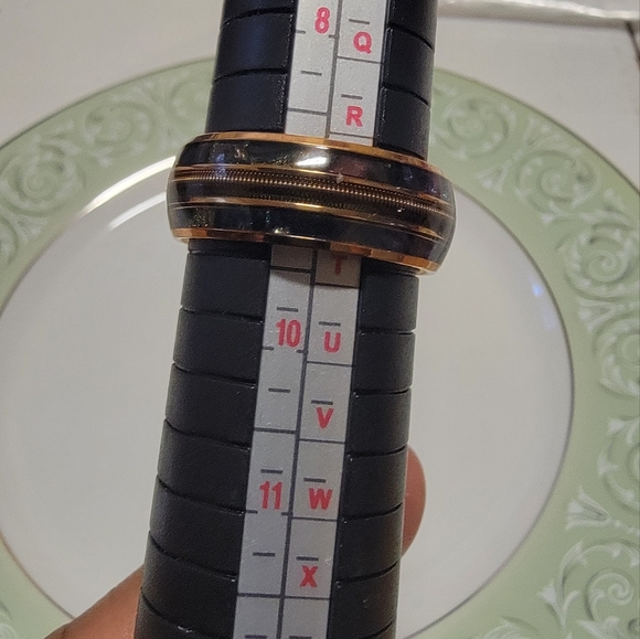 Stainless Steel goldtone band/ring Size 9. - Picture 4 of 7